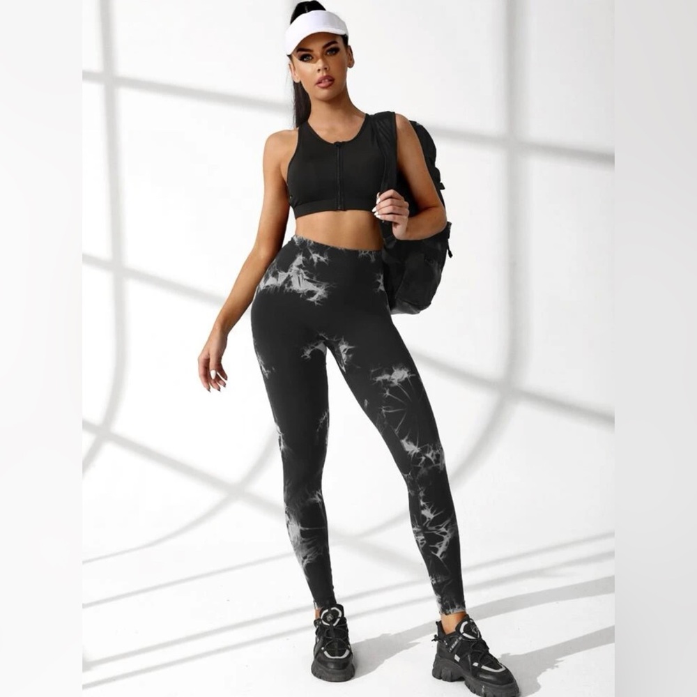 Women’s Gym Leggings Size Medium